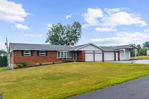 5824 Holiday Dr, Allentown, PA 18104 - Photo 1