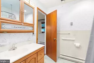 5824 Holiday Dr, Allentown, PA 18104 - Photo 13