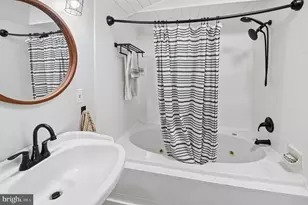 222 Bastian Ln, Allentown, PA 18104 - Photo 19