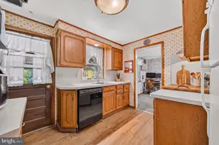 1469 Lehigh Pkwy S, Allentown, PA 18103 - Photo 11