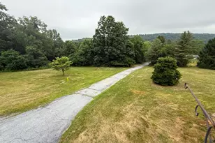 4888 Vera Cruz Rd, Emmaus, PA 18049 - Photo 5