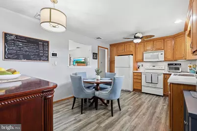 3132 S 6th Avenue, Whitehall, PA 18052 - Photo 9