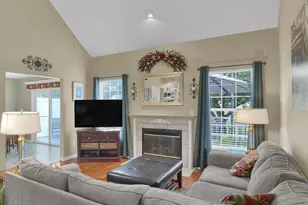 2184 Greenmeadow Dr, Macungie, PA 18062 - Photo 9