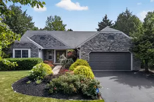 1665 Lamplighter Dr, Macungie, PA 18062 - Photo 1