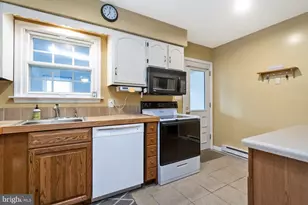 2275 Irma Dr, Allentown, PA 18109 - Photo 15