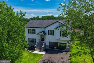 2212 Skyline Dr, Slatington, PA 18080 - Photo 13