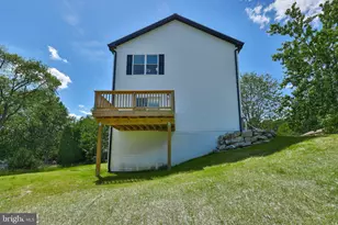 2212 Skyline Dr, Slatington, PA 18080 - Photo 9