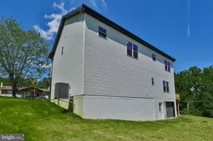 2212 Skyline Dr, Slatington, PA 18080 - Photo 5