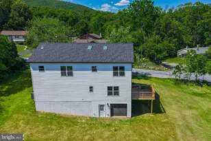 2212 Skyline Dr, Slatington, PA 18080 - Photo 19