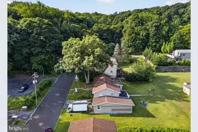 720 Lechauweki, Fountain Hill, PA 18015 - Photo 11
