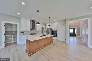 4740 Hillcrest Ln, Whitehall, PA 18052 - Photo 9