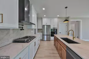 4740 Hillcrest Ln, Whitehall, PA 18052 - Photo 11