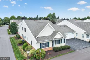 4690 Blue Grass Ln, Macungie, PA 18062 - Photo 3