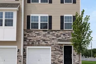 8325 Brodie Ct, Breinigsville, PA 18031 - Photo 3
