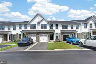 1047 Watson Ct, Fogelsville, PA 18051 - Photo 1