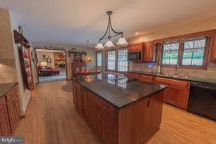 1039 Miriam Dr, Emmaus, PA 18049 - Photo 7