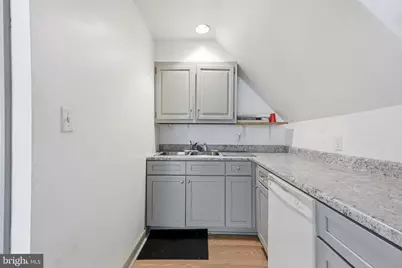 202 N 17th Street #APT D, Allentown, PA 18104 - Photo 9