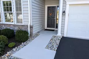 4633 Freedom Way, Center Valley, PA 18034 - Photo 5