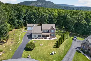 2199 Acorn Ct, Slatington, PA 18080 - Photo 5