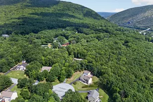 2199 Acorn Ct, Slatington, PA 18080 - Photo 7
