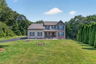 2199 Acorn Ct, Slatington, PA 18080 - Photo 3