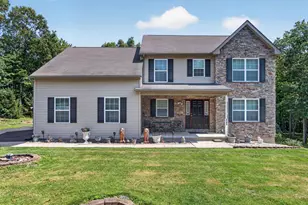 2199 Acorn Ct, Slatington, PA 18080 - Photo 1