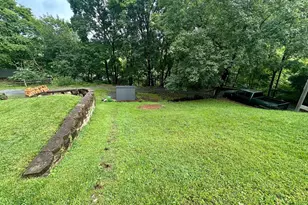 550 W Franklin St, Slatington, PA 18080 - Photo 33