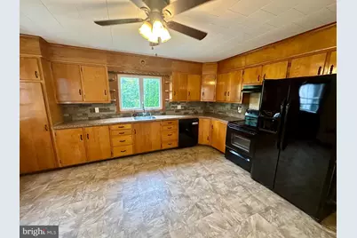 550 W Franklin Street, Slatington, PA 18080 - Photo 11