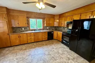 550 W Franklin St, Slatington, PA 18080 - Photo 11
