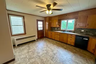 550 W Franklin St, Slatington, PA 18080 - Photo 13