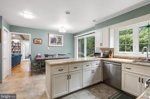 2898 Fairfield Dr, Allentown, PA 18103 - Photo 13