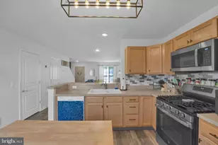 8451 Cromwell Ct, Breinigsville, PA 18031 - Photo 9