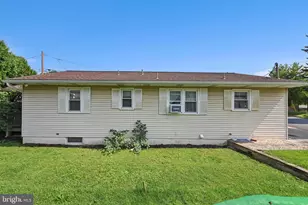 110 S 3rd St, Emmaus, PA 18049 - Photo 27