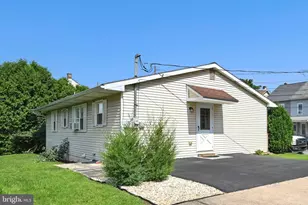 110 S 3rd St, Emmaus, PA 18049 - Photo 29