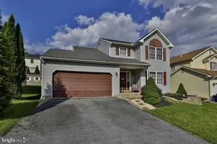 5016 Foxrun Ln, Whitehall, PA 18052 - Photo 3