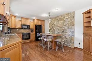 3708 Hawthorne Dr, Center Valley, PA 18034 - Photo 7