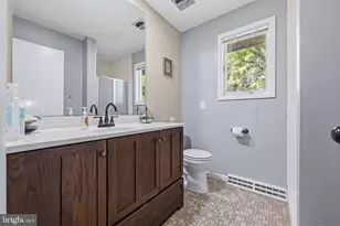 2421 W Greenleaf St, Allentown, PA 18104 - Photo 57