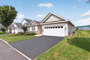 4367 Colonial Ln, Center Valley, PA 18034 - Photo 3