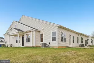 3110 Grantarthur Ct, Whitehall, PA 18052 - Photo 3