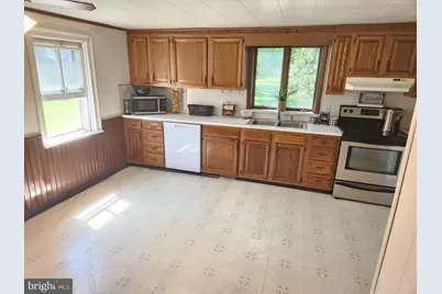 1464 Krocks Road S, Allentown, PA 18106 - Photo 3