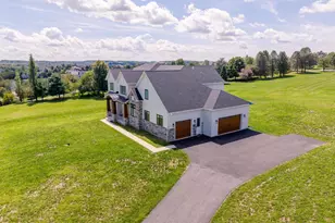 4280 E Wyndemere Cir, Schnecksville, PA 18078 - Photo 3