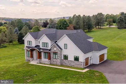 4280 E Wyndemere Circle, Schnecksville, PA 18078 - Photo 1