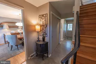1063 Manor Dr, Allentown, PA 18103 - Photo 3