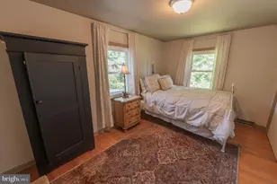 1063 Manor Dr, Allentown, PA 18103 - Photo 17