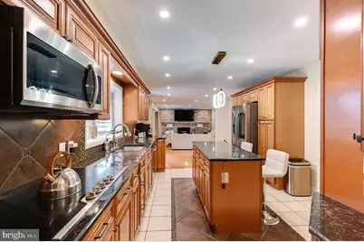 2210 Greenwood Road, Allentown, PA 18103 - Photo 9