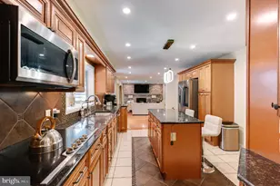 2210 Greenwood Rd, Allentown, PA 18103 - Photo 9