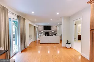 2210 Greenwood Rd, Allentown, PA 18103 - Photo 11