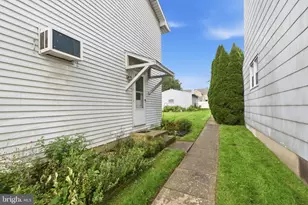 3227 N Hobson St, Whitehall, PA 18052 - Photo 23