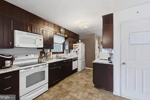 3227 N Hobson St, Whitehall, PA 18052 - Photo 7