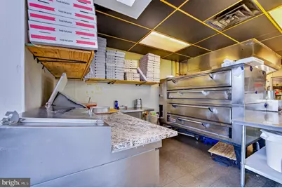 Drakes Pizzeria, Allentown, PA 18109 - Photo 9